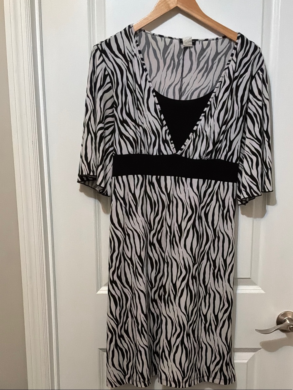 PerSeption Concept Black and White Zebra Print V-Neck Dress